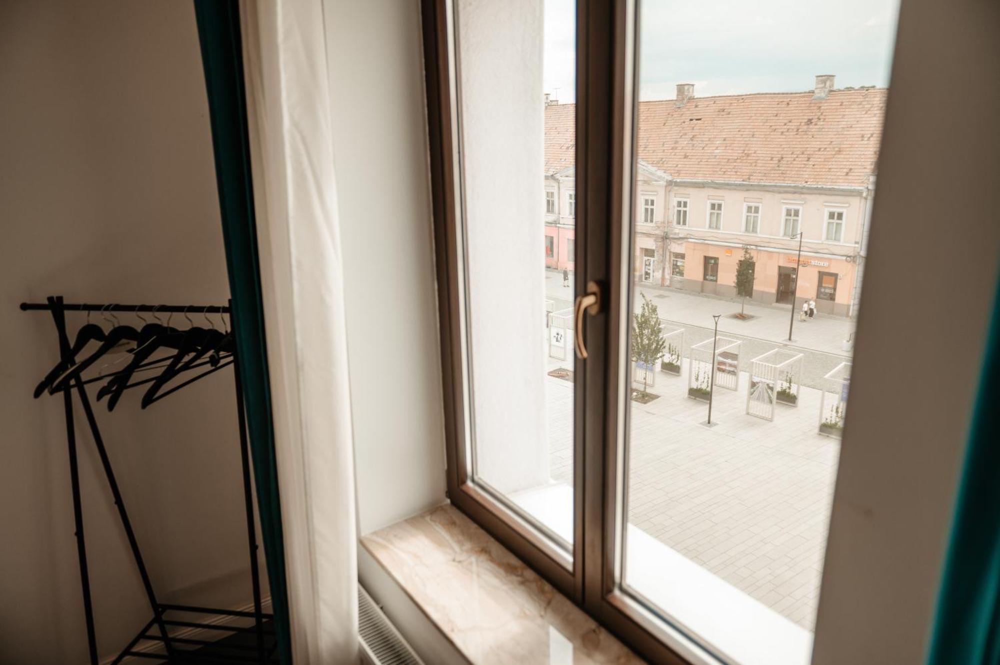 Nest Apartment *
